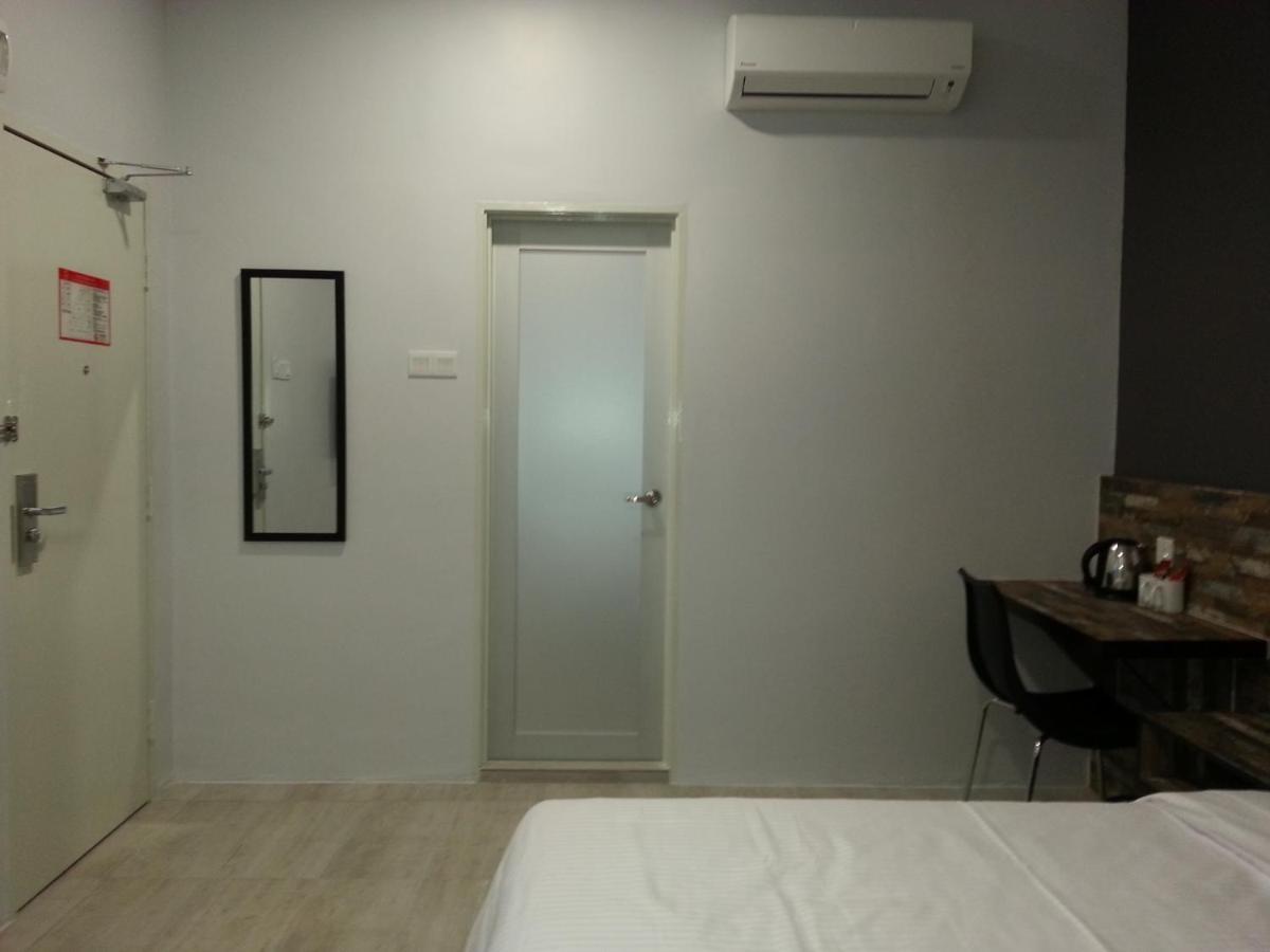 L Hotel Simpang Renggam 外观 照片
